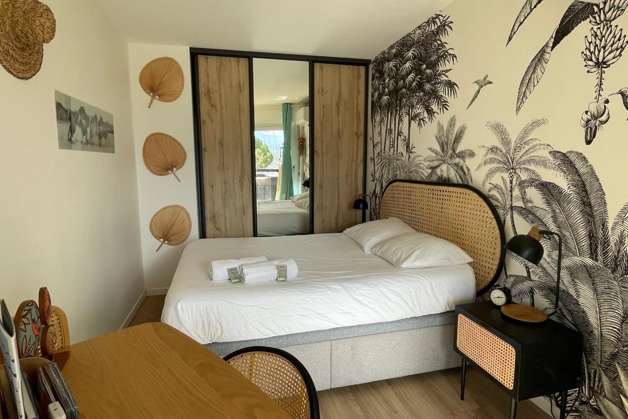 Le Port Camargue - 2 Bedrooms Air Conditioning Terrace And Swimming Pool! Le Grau-du-Roi Exterior photo